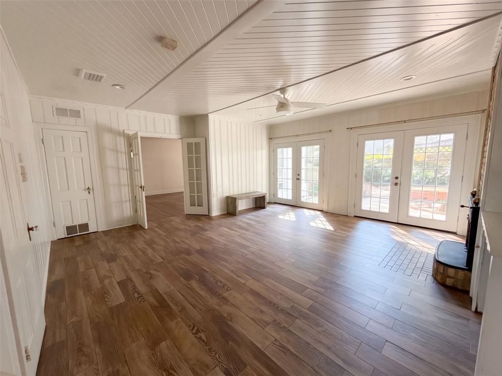 1113 S Sylvan Avenue Property Photo 9