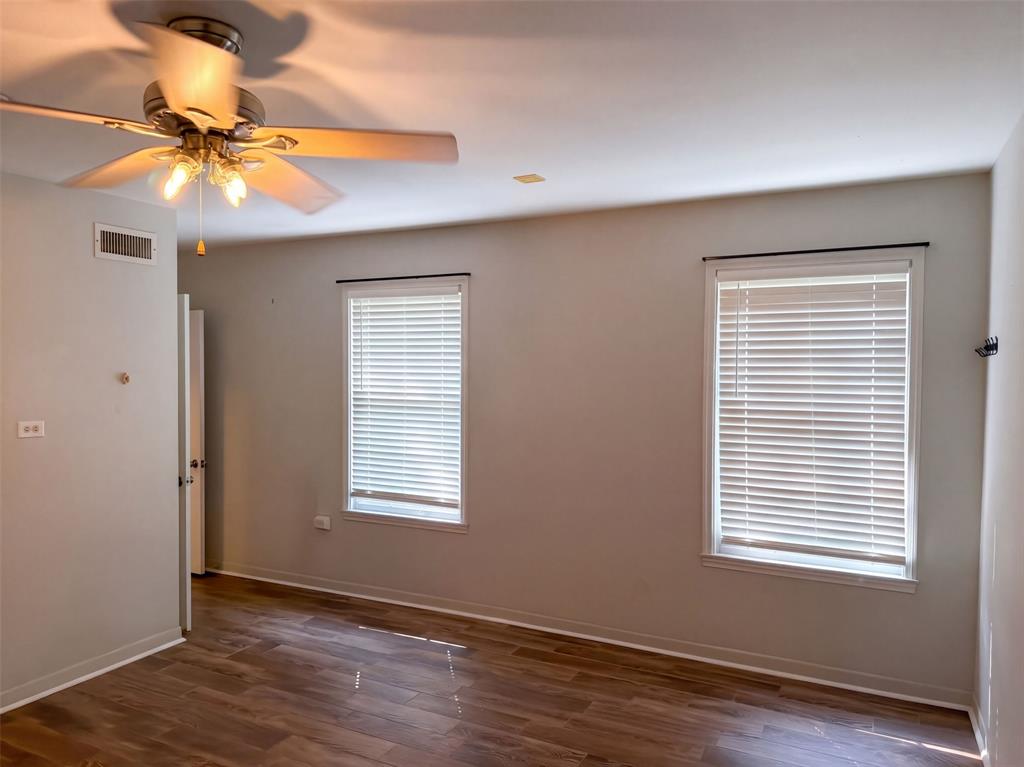 1113 S Sylvan Avenue Property Photo 18