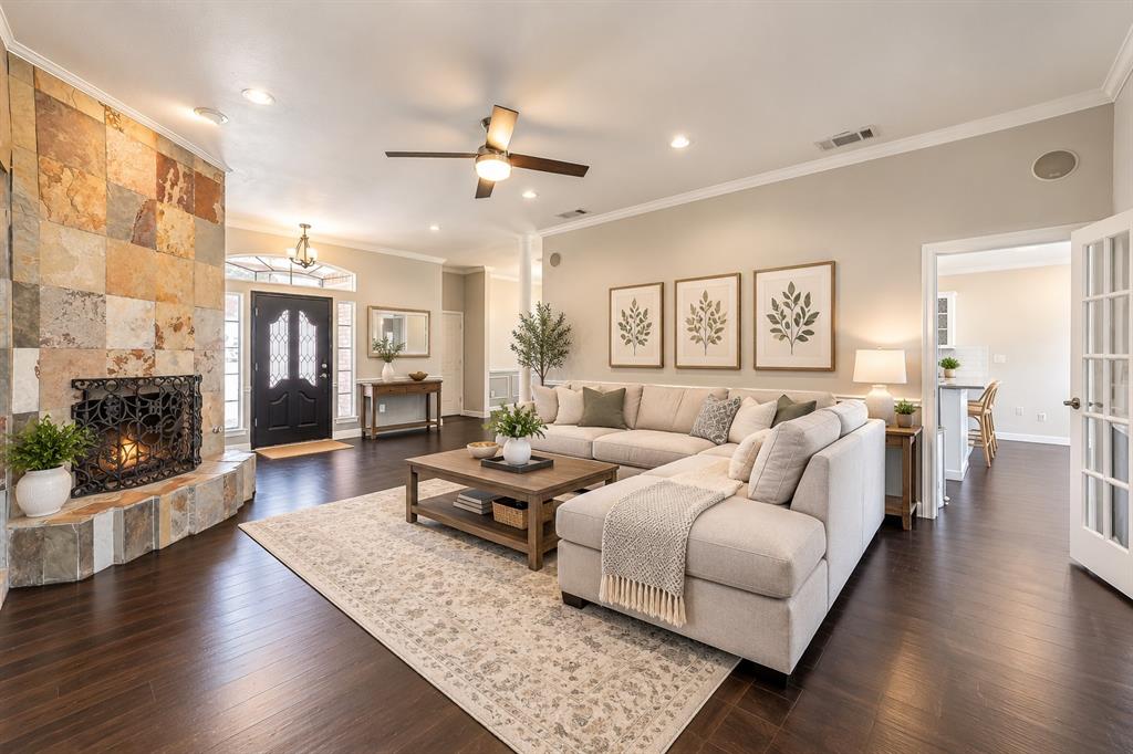 865 Kingwood Court Property Photo 3