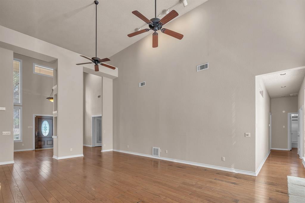 6904 Allen Place Drive Property Photo 5