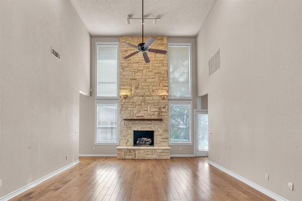 6904 Allen Place Drive Property Photo 6
