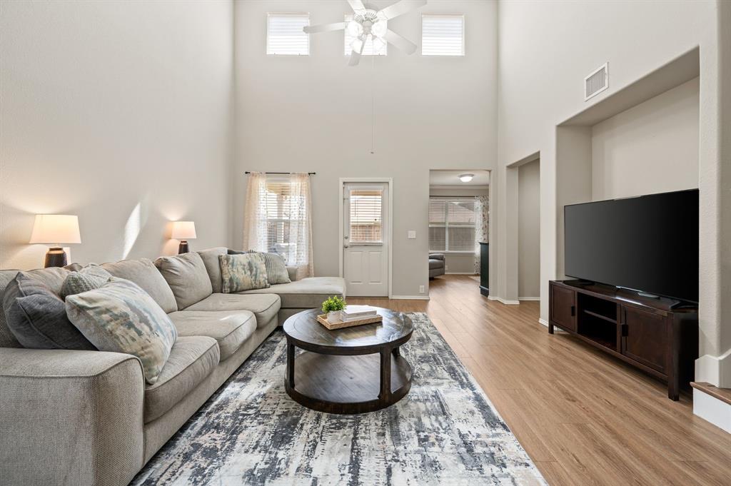 4504 Jaylin Street Property Photo 4