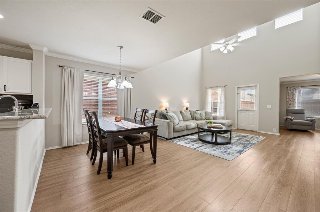 4504 Jaylin Street Property Photo 6