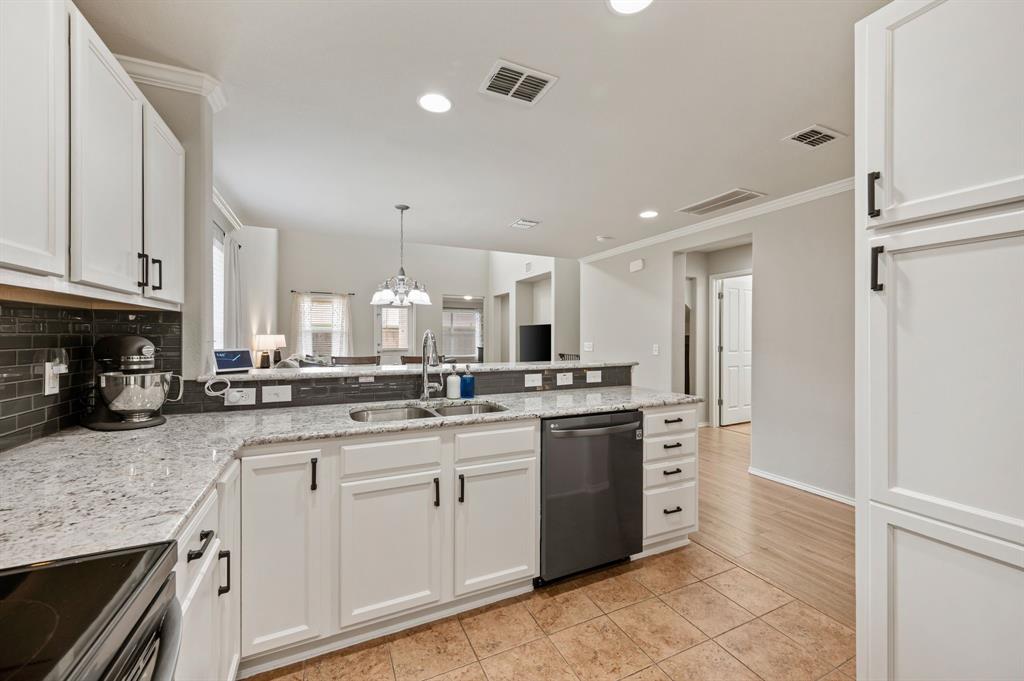 4504 Jaylin Street Property Photo 14