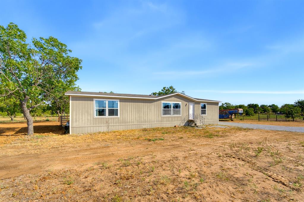 6189 Private Road 2752 Property Photo 3