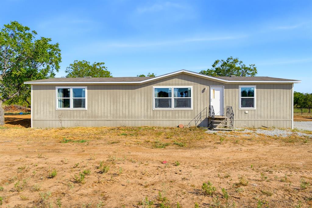 6189 Private Road 2752 Property Photo 4