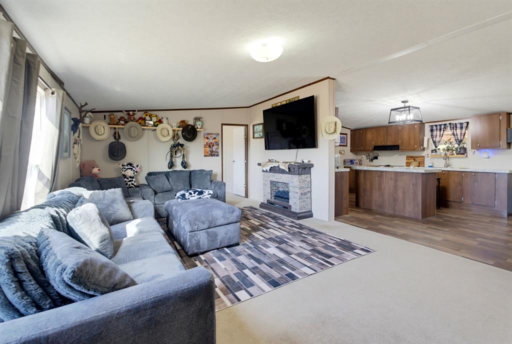 6189 Private Road 2752 Property Photo 6
