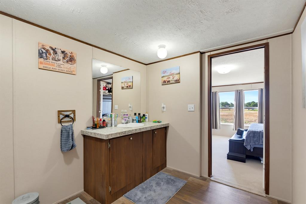 6189 Private Road 2752 Property Photo 17