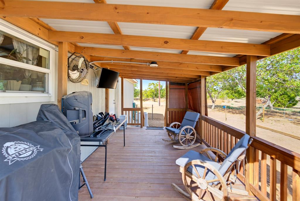 6189 Private Road 2752 Property Photo 24