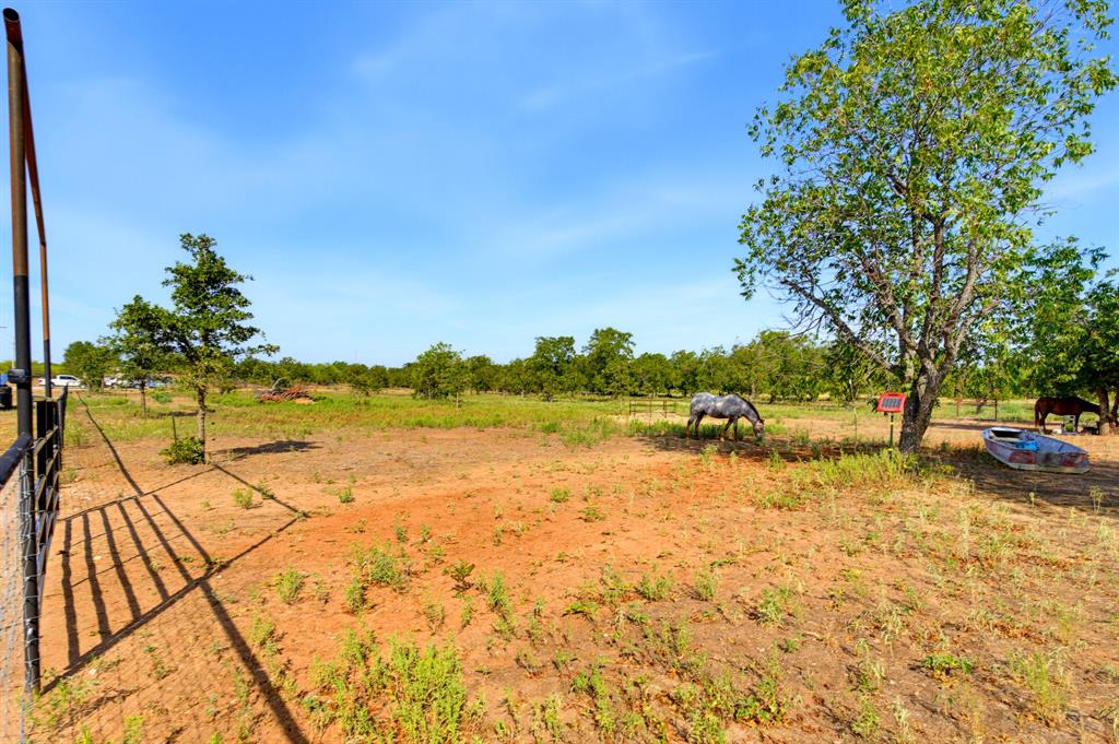 6189 Private Road 2752 Property Photo 32
