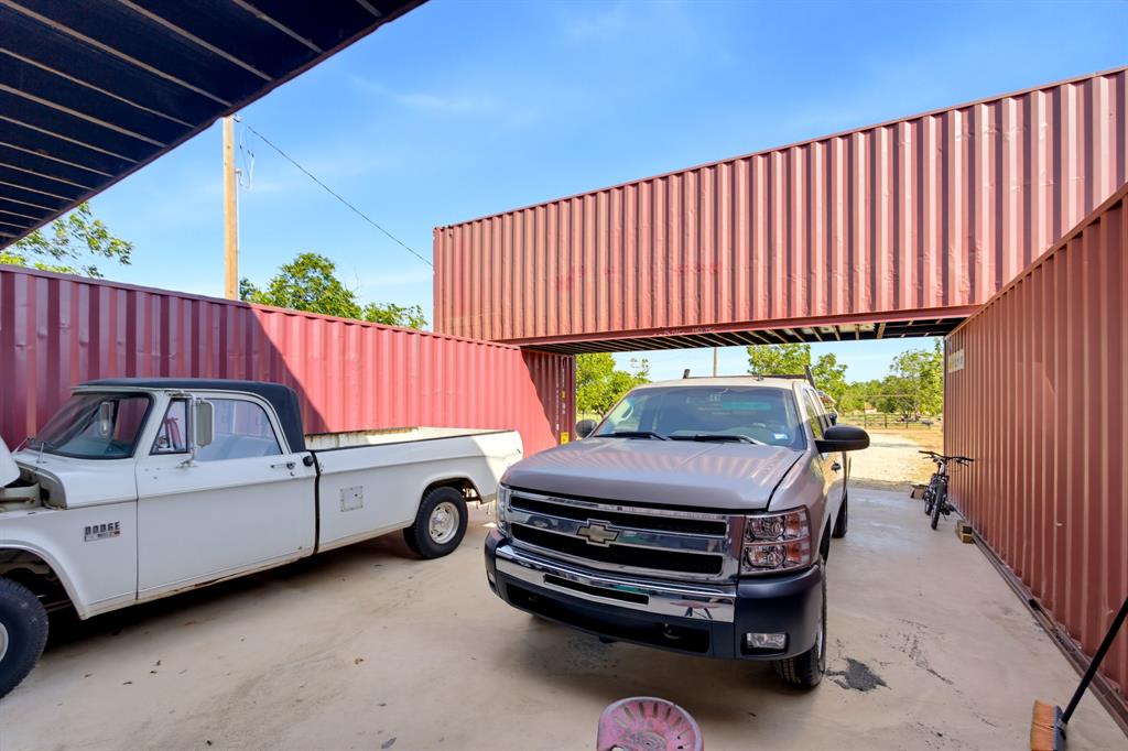 6189 Private Road 2752 Property Photo 35