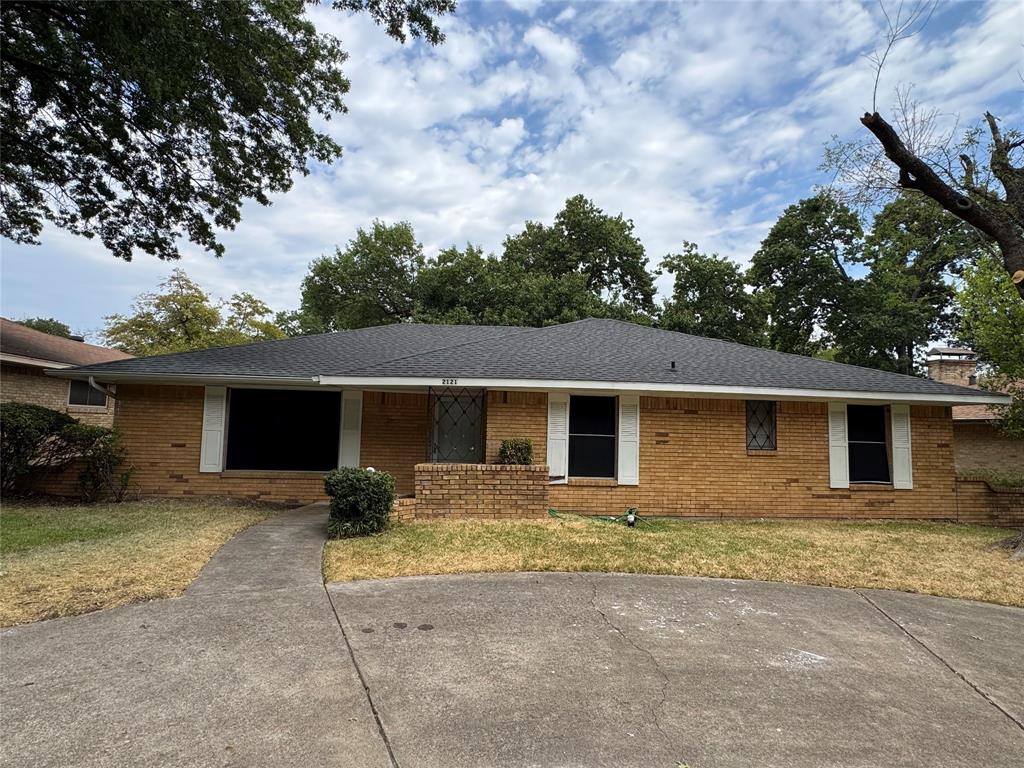2121 Oak Valley Lane Property Photo 1