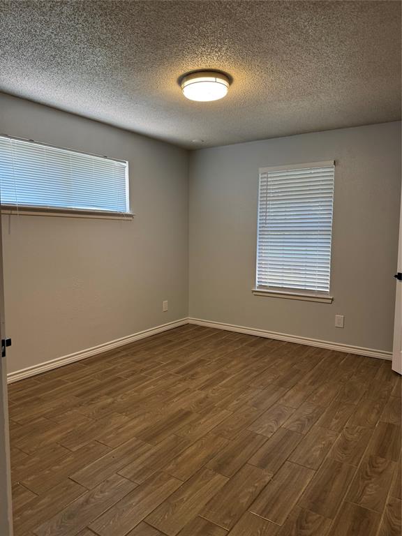 2121 Oak Valley Lane Property Photo 3