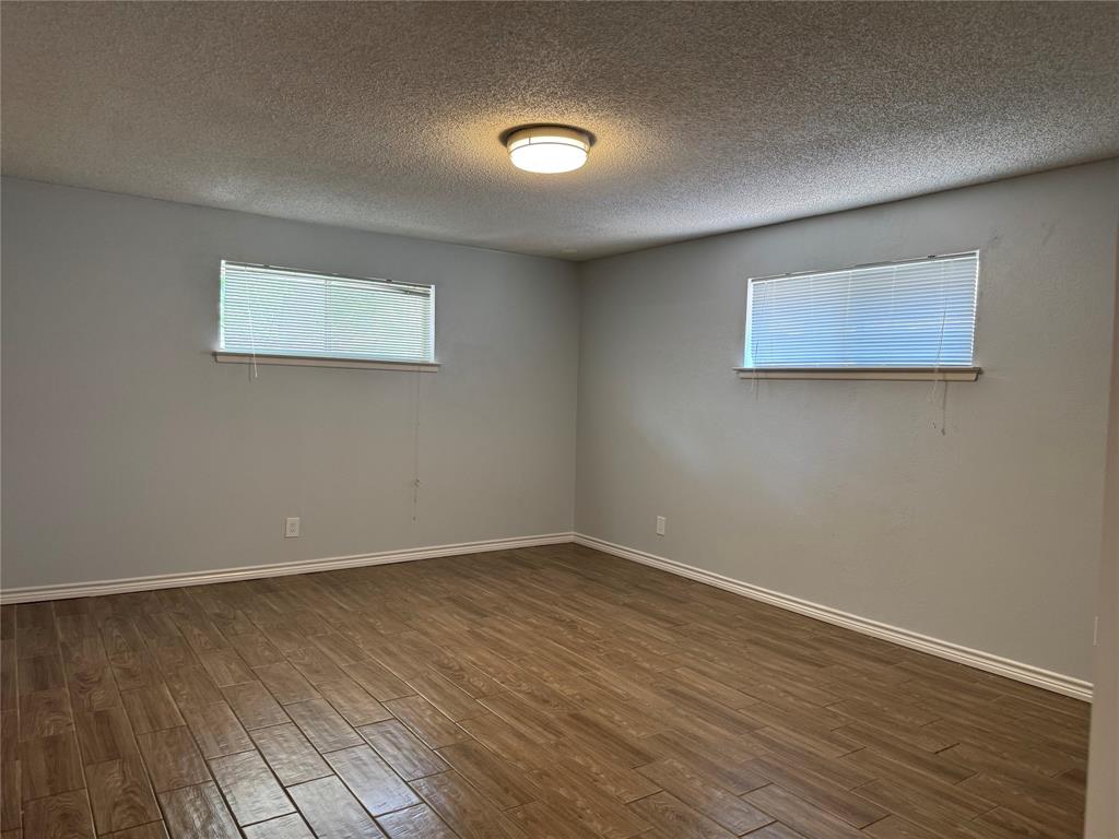 2121 Oak Valley Lane Property Photo 4