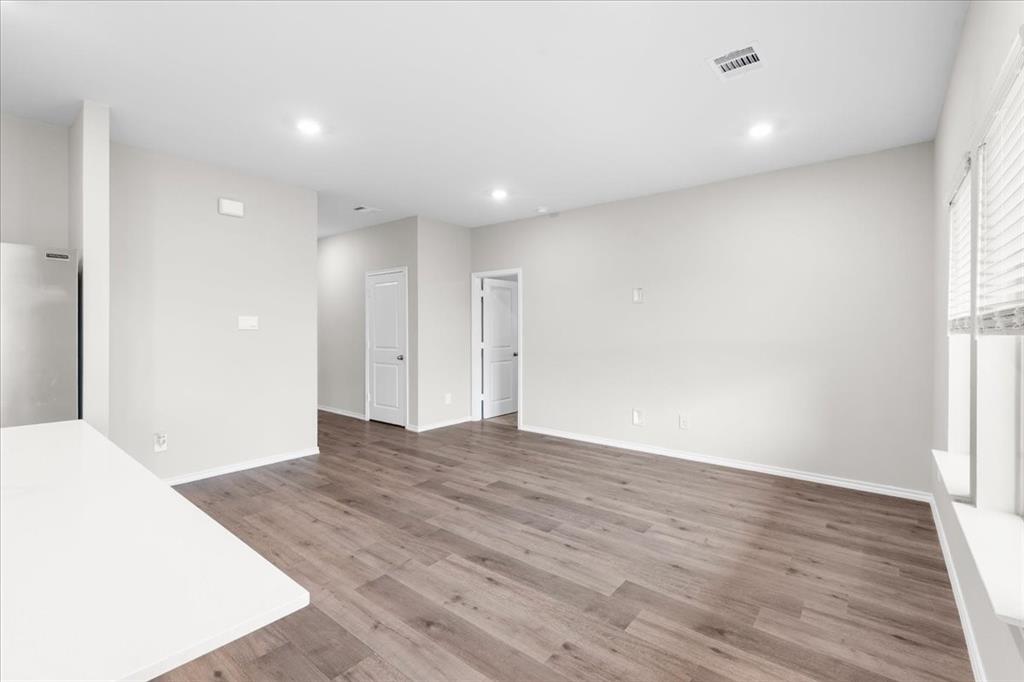 707 Sunlight Loop Property Photo 5