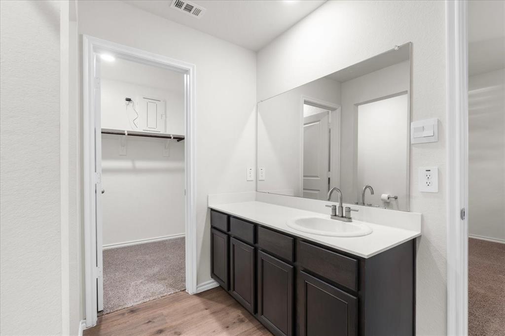 707 Sunlight Loop Property Photo 18