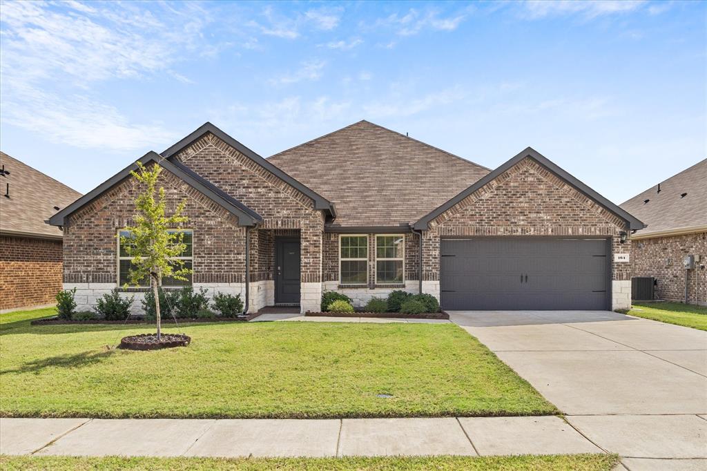 164 Mapleoak Drive Property Photo 1