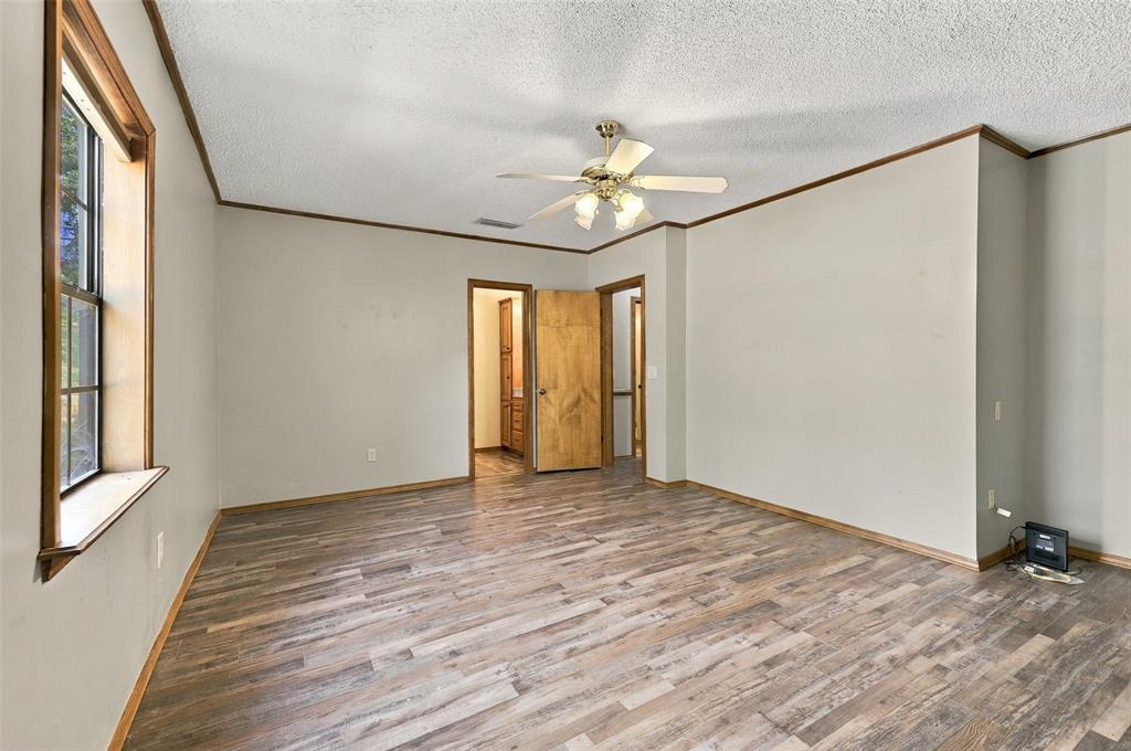 180 N Fm 911 Property Photo 10