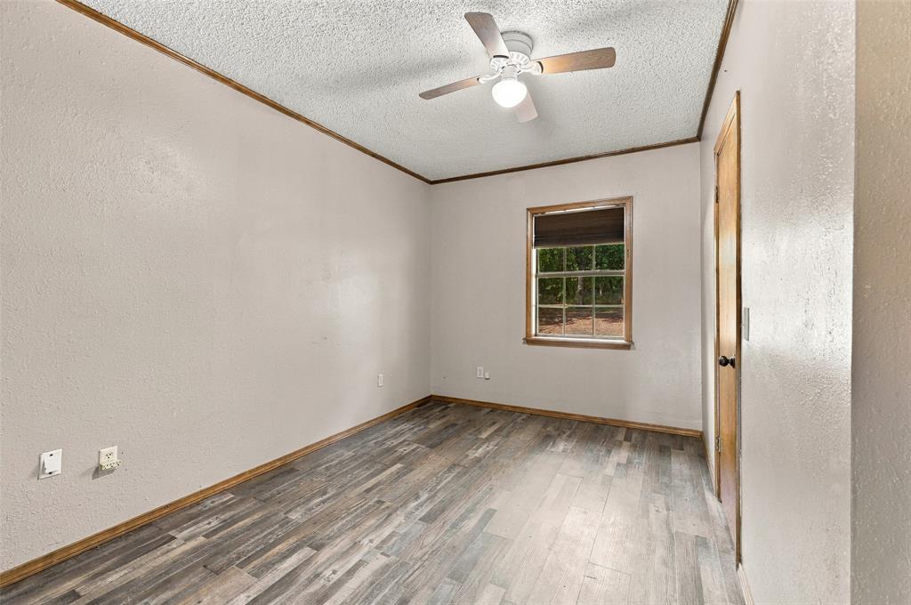 180 N Fm 911 Property Photo 24