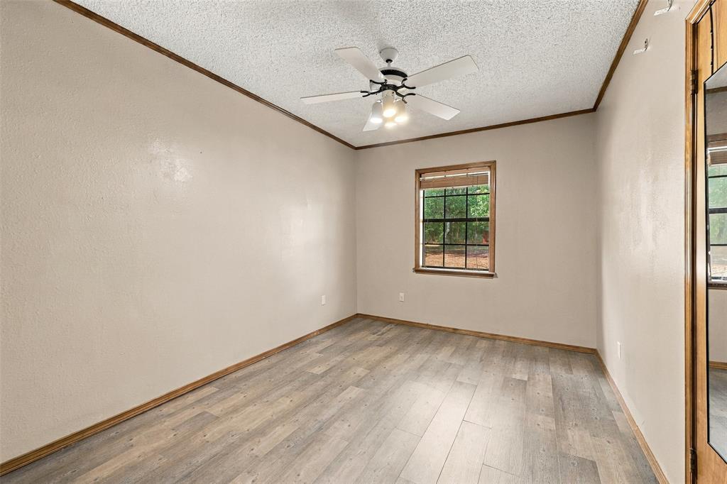 180 N Fm 911 Property Photo 27