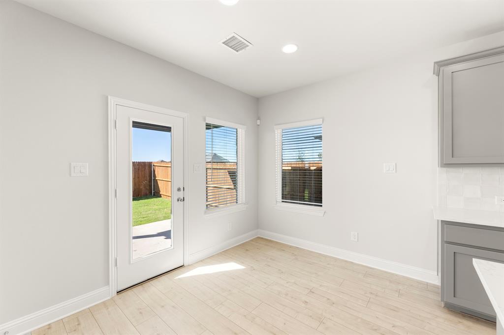 2126 Bloomsbury Lane Property Photo 7