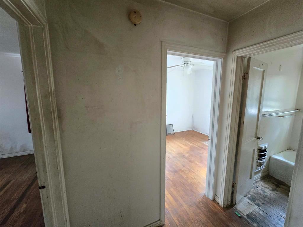 2710 Exeter Avenue Property Photo 3