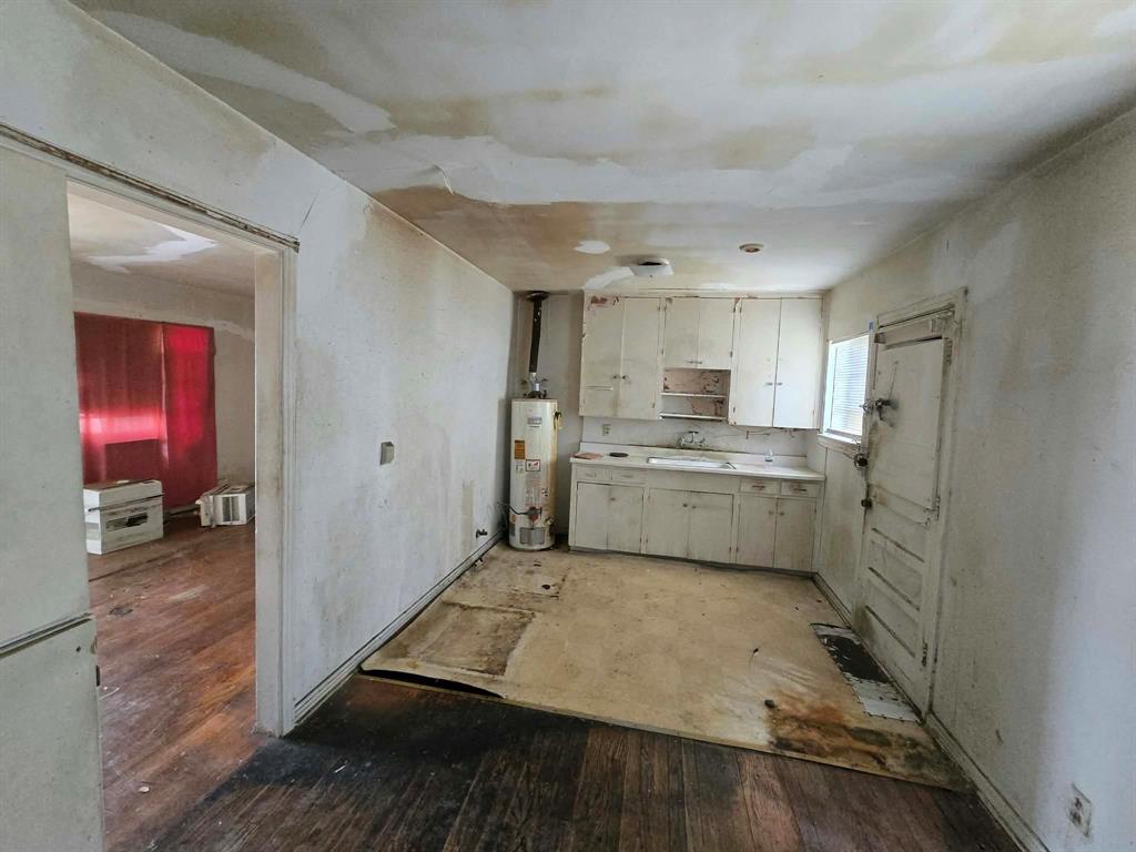 2710 Exeter Avenue Property Photo 6