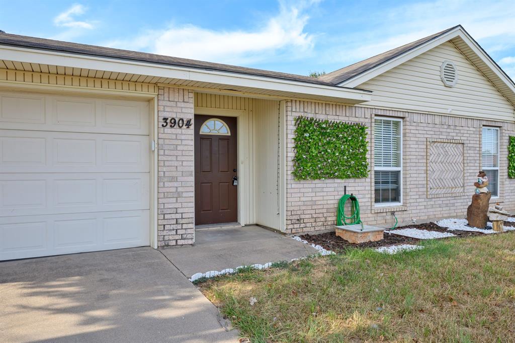 3904 Country Meadows Road Property Photo 4