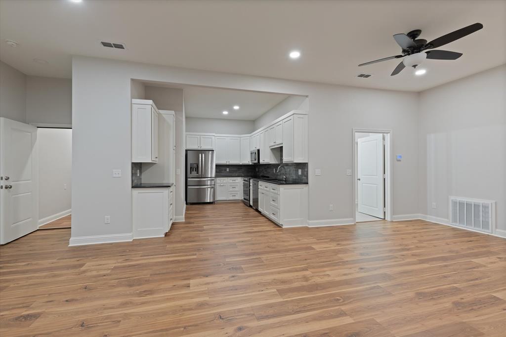 107 W Rusk Property Photo 10