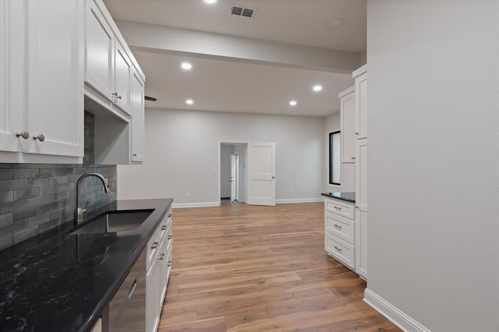107 W Rusk Property Photo 12