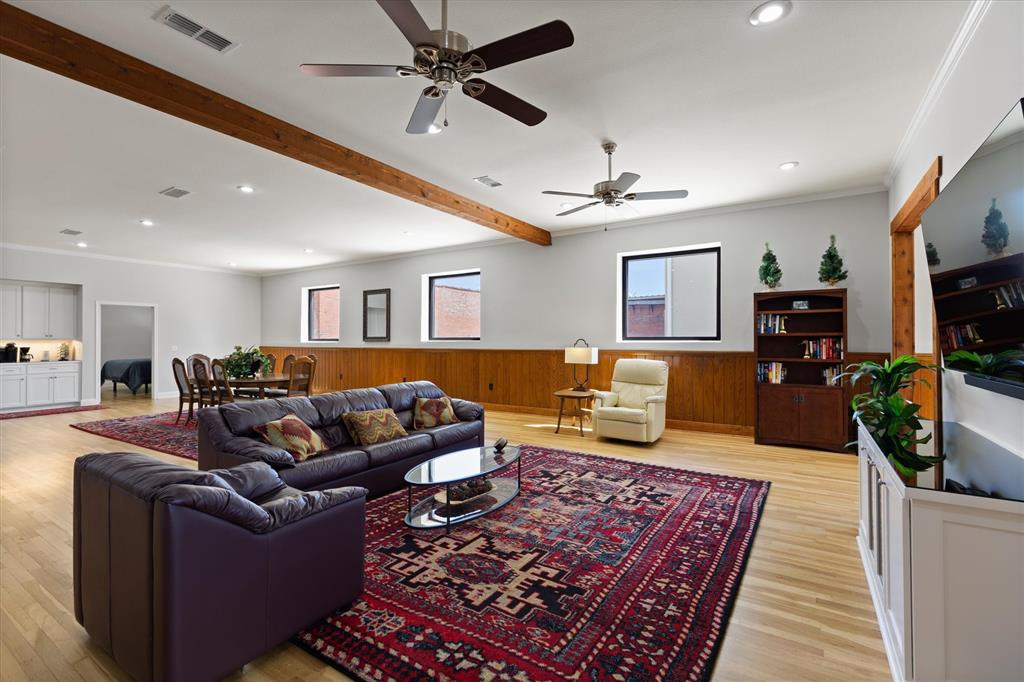 107 W Rusk Property Photo 26
