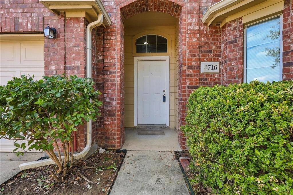 8716 Wagon Trail Property Photo 3