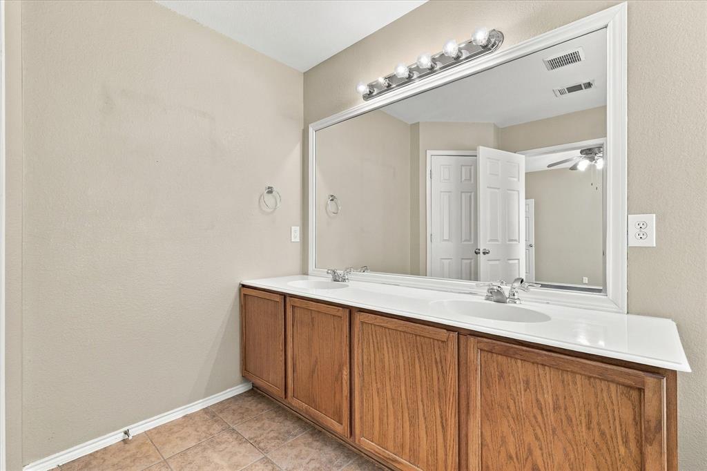 8716 Wagon Trail Property Photo 23
