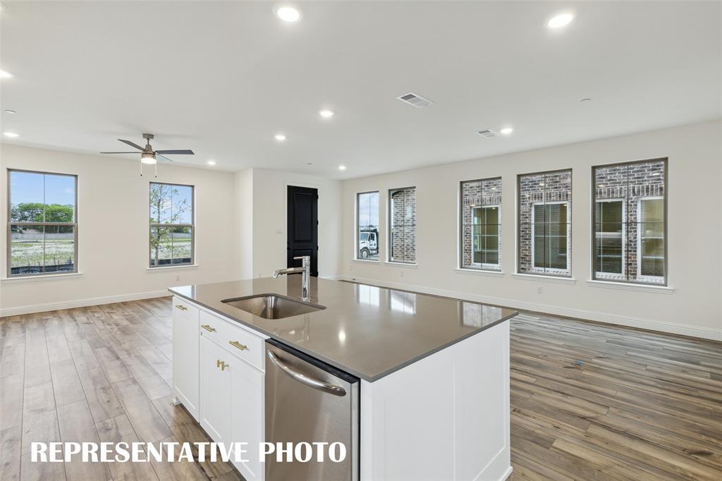 4733 Lunker Street Property Photo 7