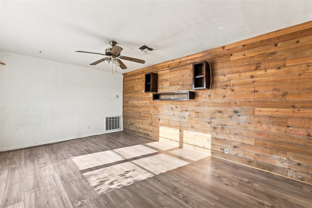 814 S Pierce Street Property Photo 3