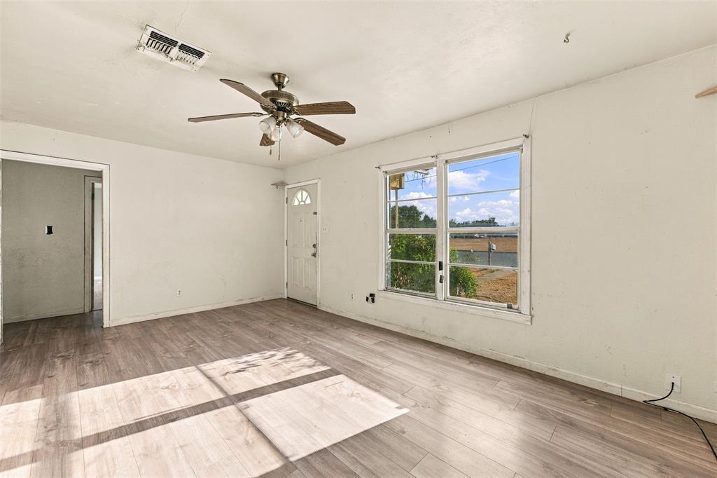 814 S Pierce Street Property Photo 4