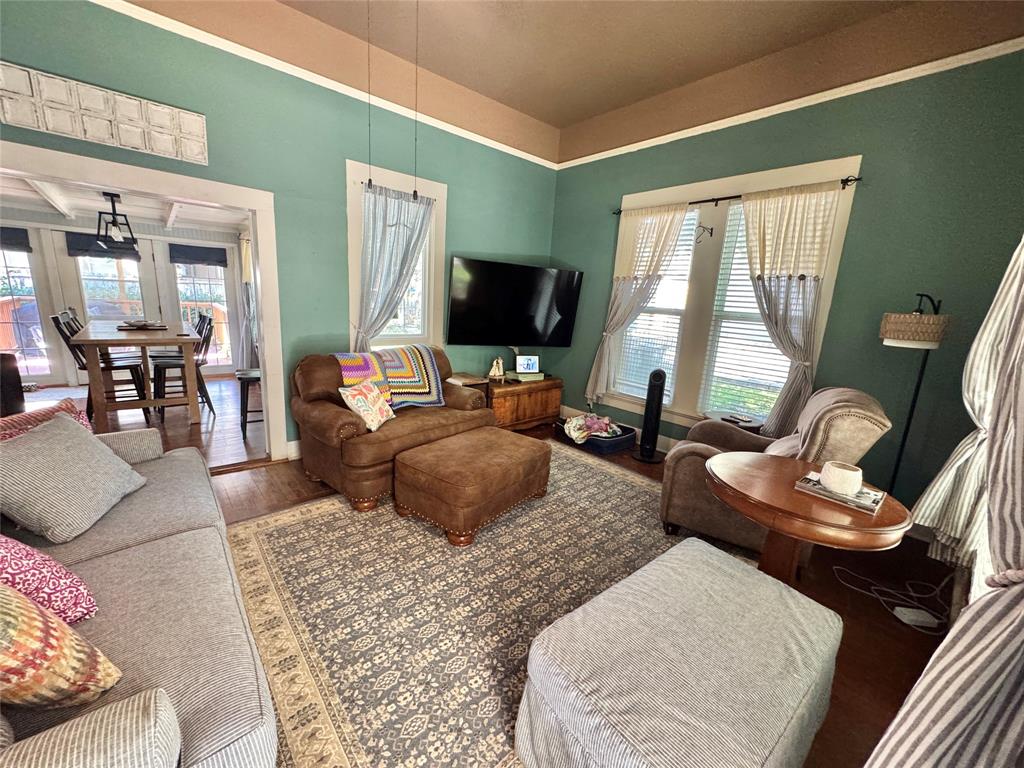 229 E Tennie Street Property Photo 16