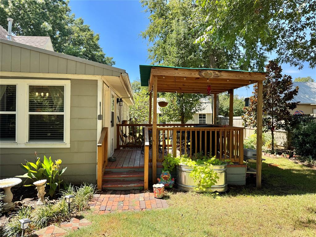 229 E Tennie Street Property Photo 24