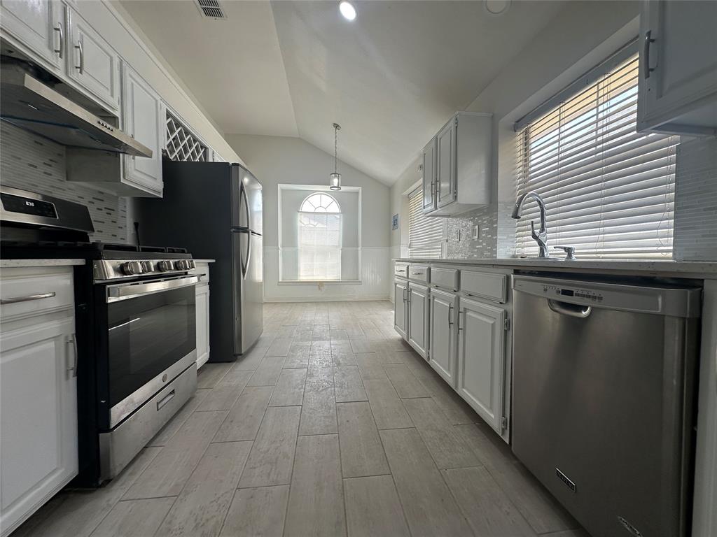 5141 Hearthcrest Drive Property Photo 5