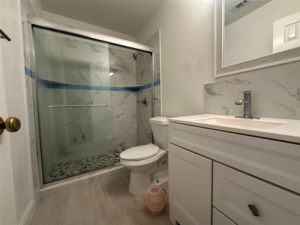 5141 Hearthcrest Drive Property Photo 8