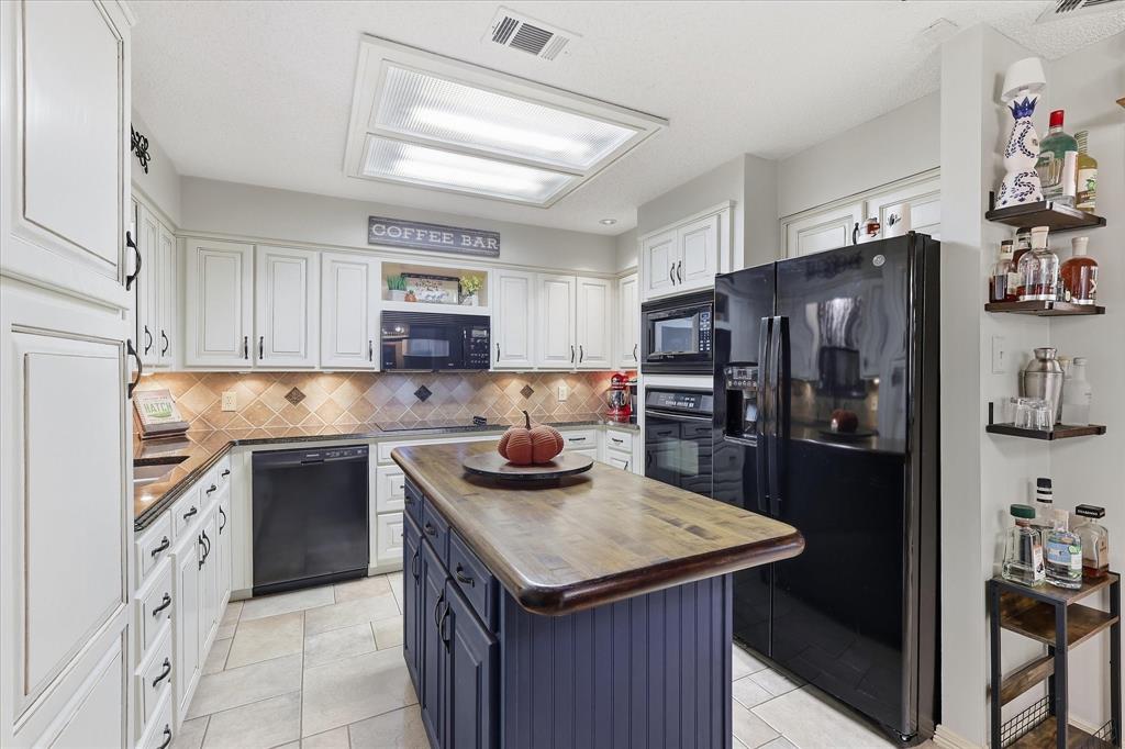 707 Glenn Drive Property Photo 17