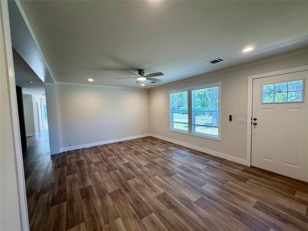 60 Holland Street Property Photo 3
