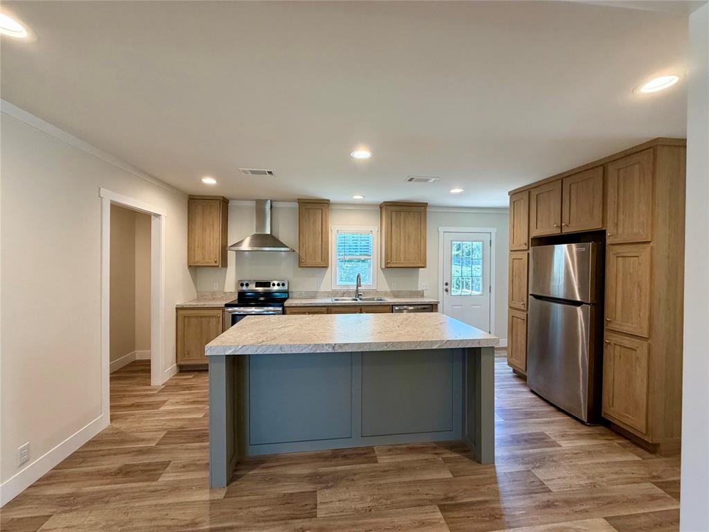 60 Holland Street Property Photo 4