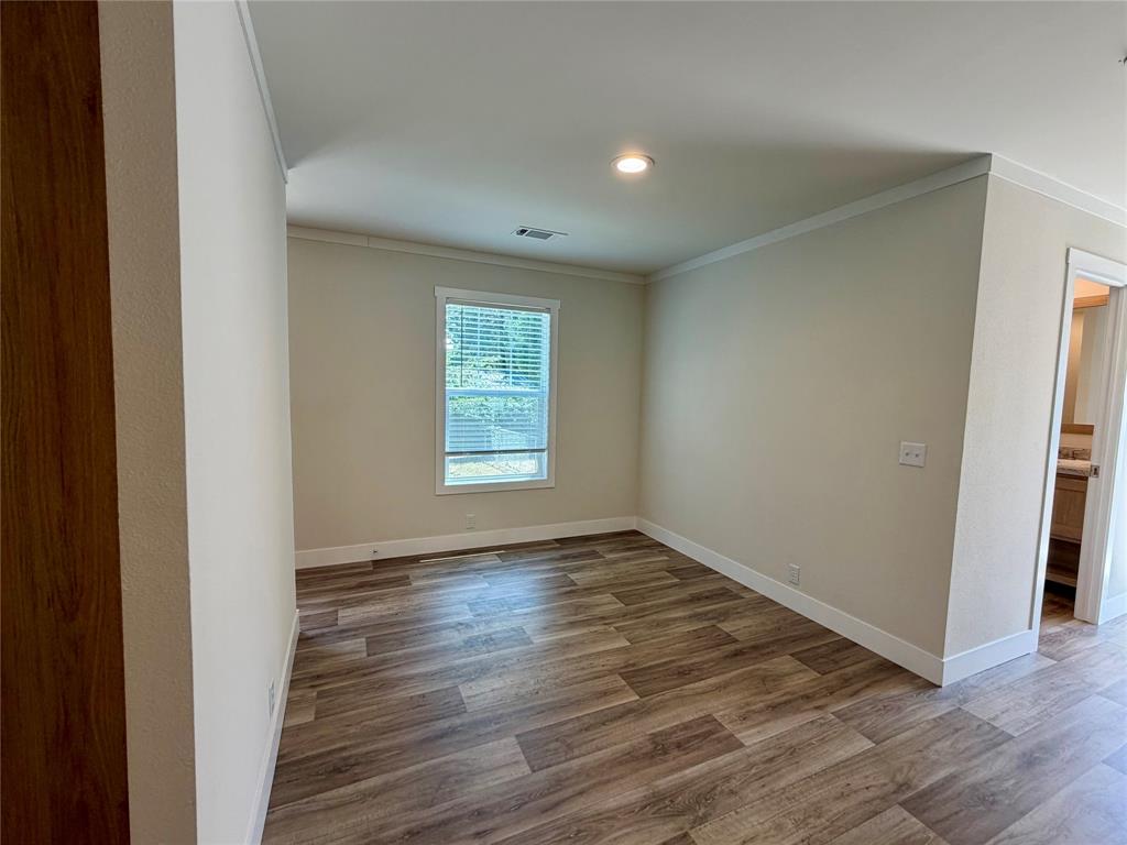 60 Holland Street Property Photo 5