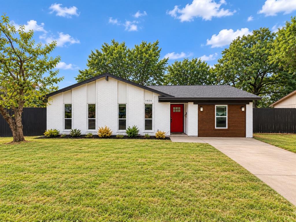 1904 Marvel Drive Property Photo 1