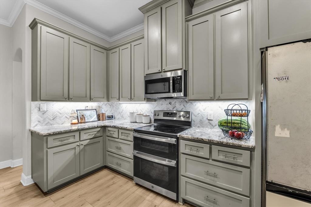 370 Frederick Drive Property Photo 14