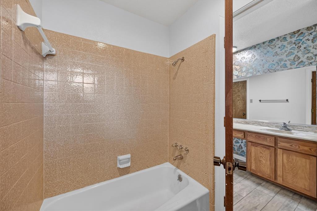 1600 Craighton Court Property Photo 23