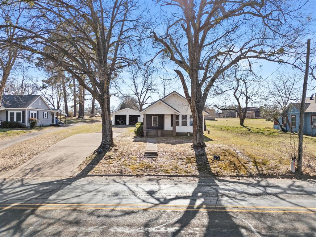 605 Dallas Street Property Photo 1