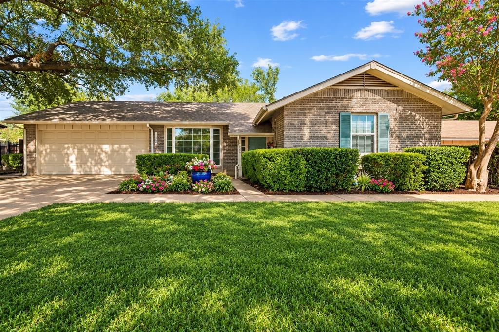 1228 Farnham Court Property Photo 1