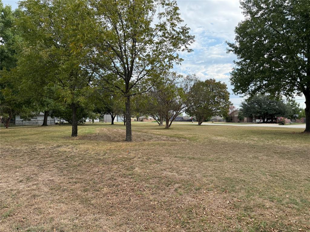 800 4th Street Property Photo 2